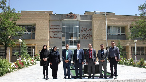 نشست مشترک شرکت شیر پاستوریزه پگاه خراسان با مؤسسه پژوهشی علوم و صنایع غذایی در راستای توسعه همکاری‌های پژوهشی