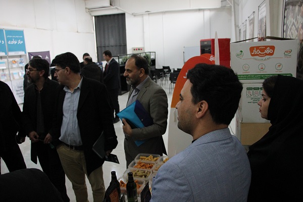 بازدید مسئولان ارشد حوزه نخبگان و فناوری دفاعی از مؤسسه پژوهشی علوم و صنایع غذایی و مرکزنوآوری و فناوری غذاهای خاص