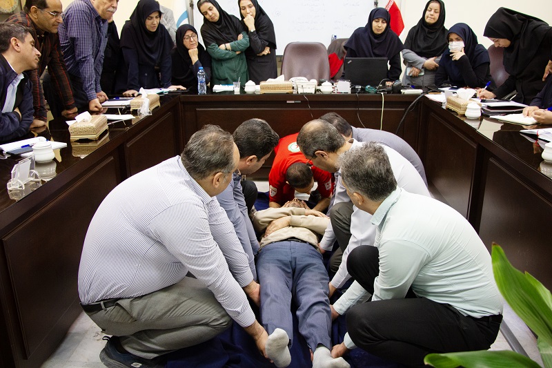 با هدف ارتقای دانش و آمادگی در شرایط بحران؛ کارگاه آموزشی امداد و کمک‌های اولیه هلال‌احمر به همت روابط عمومی مؤسسه پژوهشی علوم و صنایع غذایی برگزار شد. 