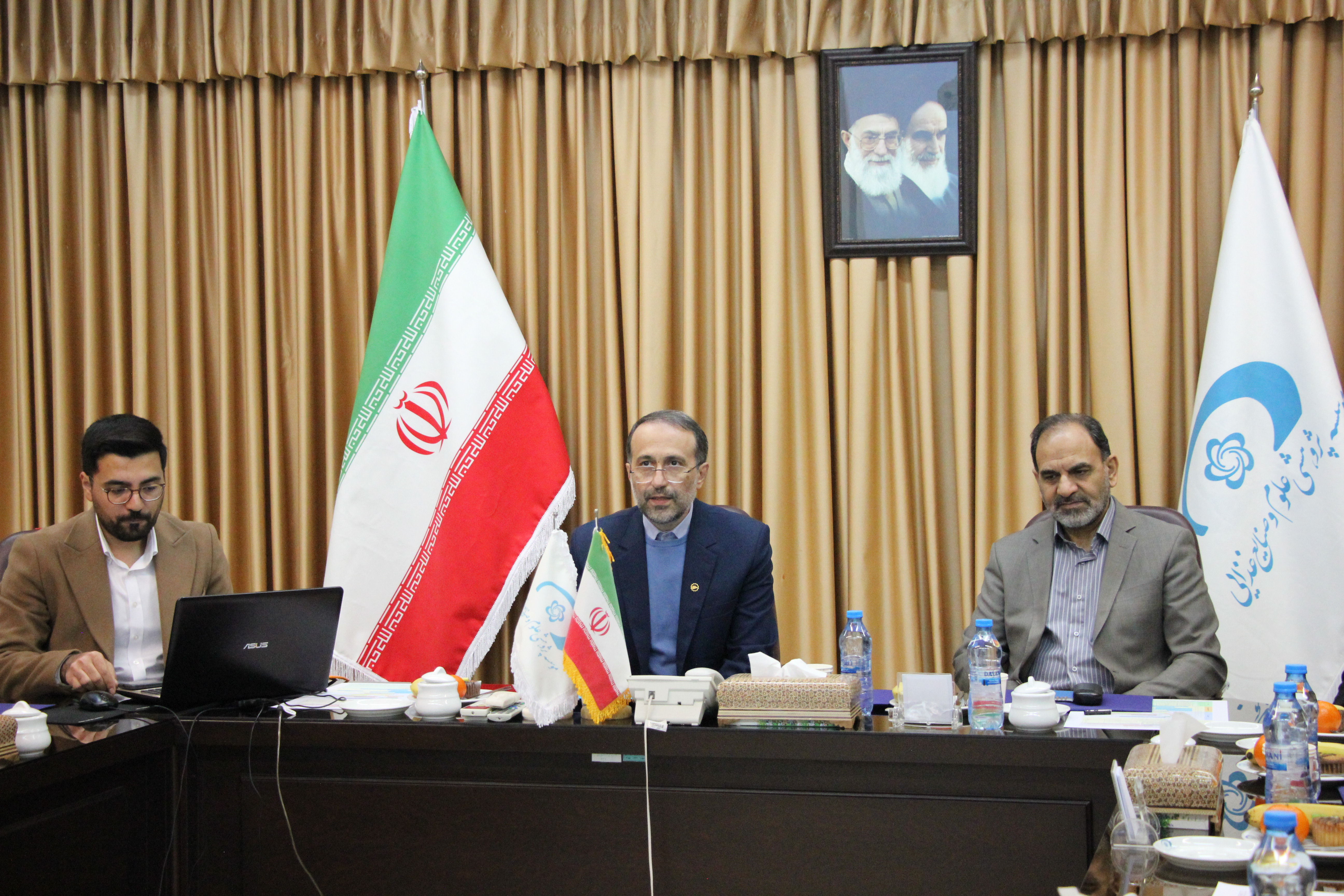 بازدید مسئولان ارشد حوزه نخبگان و فناوری دفاعی از مؤسسه پژوهشی علوم و صنایع غذایی و مرکزنوآوری و فناوری غذاهای خاص