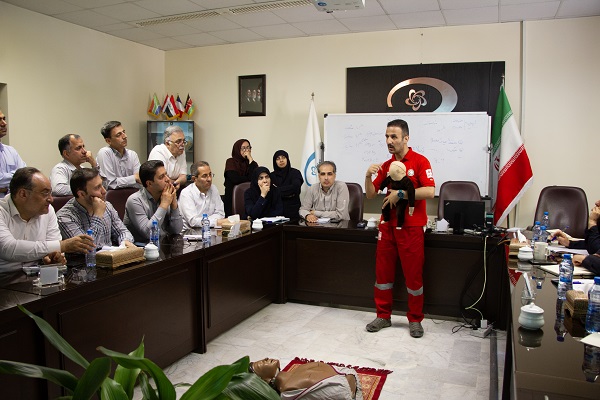 با هدف ارتقای دانش و آمادگی در شرایط بحران؛ کارگاه آموزشی امداد و کمک‌های اولیه هلال‌احمر به همت روابط عمومی مؤسسه پژوهشی علوم و صنایع غذایی برگزار شد. 