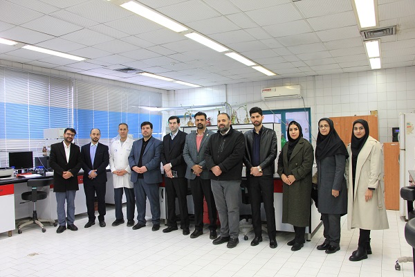 بازدید شرکت‌کنندگان رویداد ملی ریورس‌پیچ صنایع غذایی از آزمایشگاه‌های مؤسسه پژوهشی علوم و صنایع غذایی